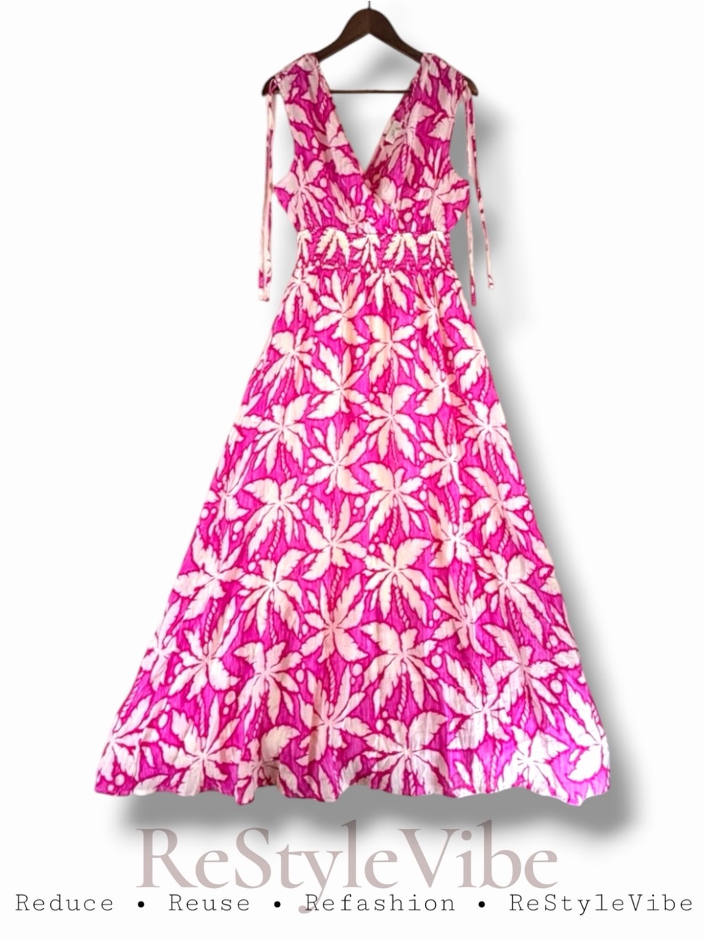LILI SIDONIO Women’s Size M Dress Maxi NWT Tropical Deep V-Neckline Lined NEW